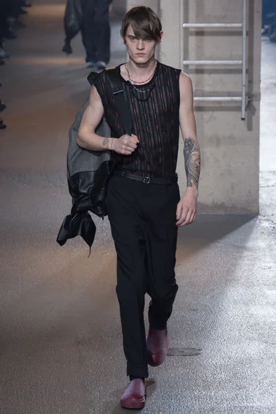 Look 13